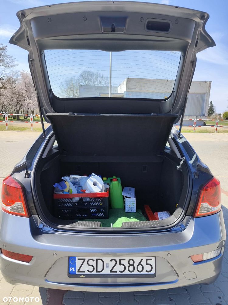 Chevrolet Cruze 1.6 LS - 8