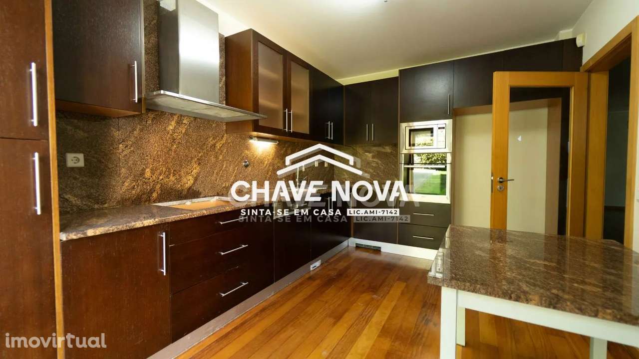 Moradia T4 em condomínio fechado com piscina em Perosinho, Gaia, Porto - Grande imagem: 2/36