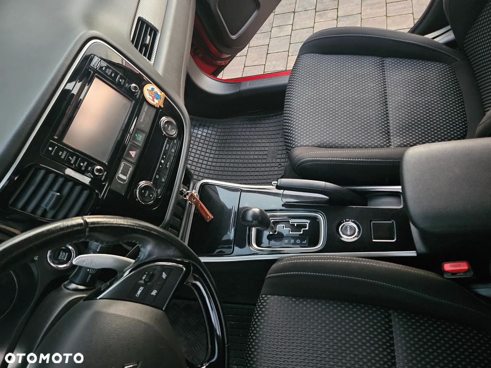 Mitsubishi Outlander 2.0 Intense Comfort 4WD CVT - 39