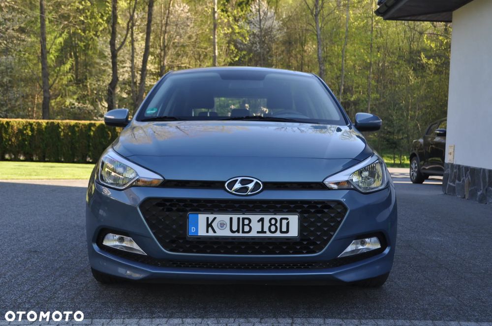 Hyundai i20 1.2 Pure - 11