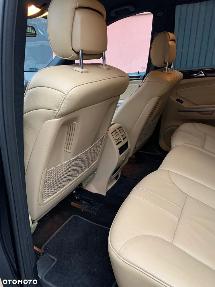 Mercedes-Benz ML - 13