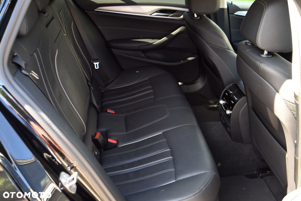 BMW Seria 5 520d Touring M Sport Edition - 29