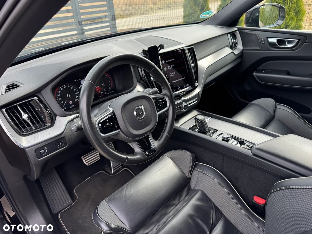 Volvo XC 60 B5 D AWD R-Design - 18