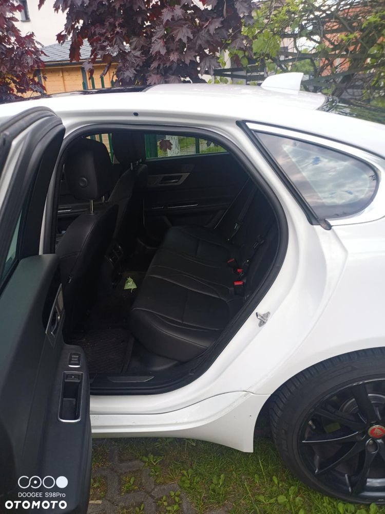 Jaguar XF 3.0 V6 Kompressor - 9