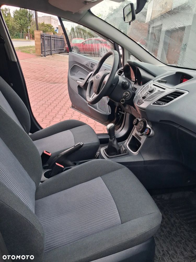 Ford Fiesta - 12