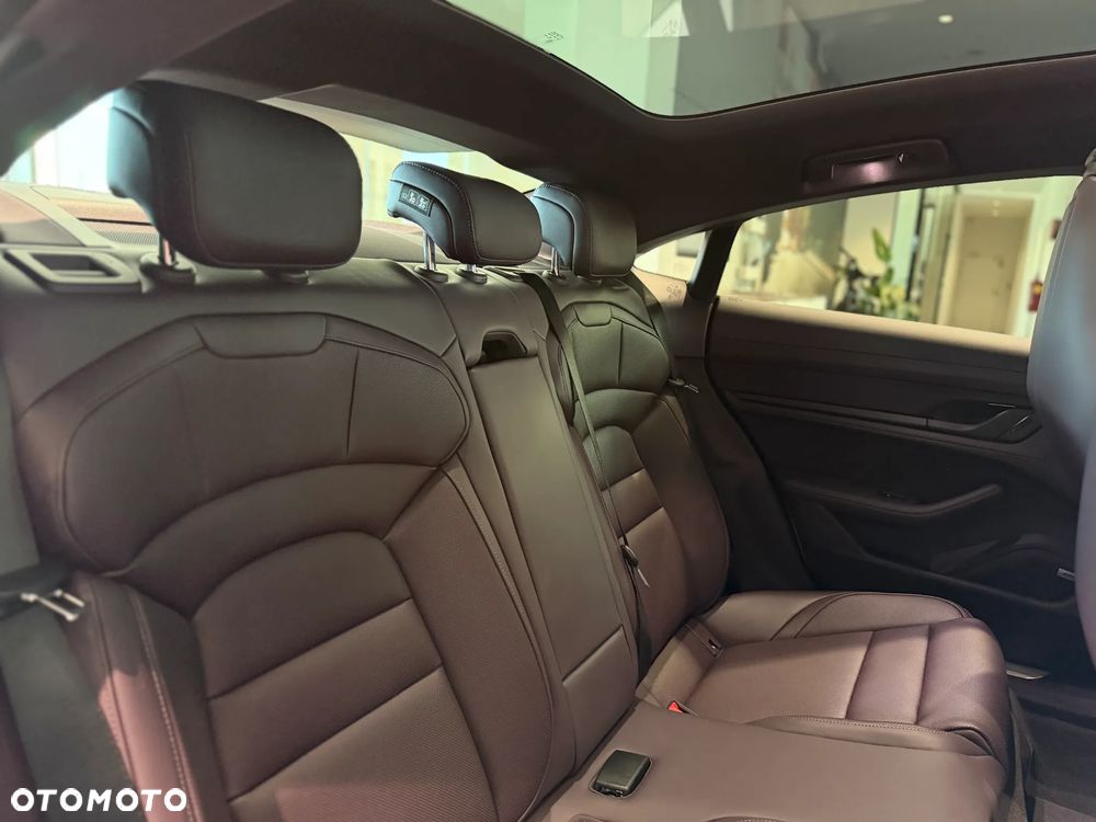 Porsche Taycan 105kWh 4S Performance Plus - 24