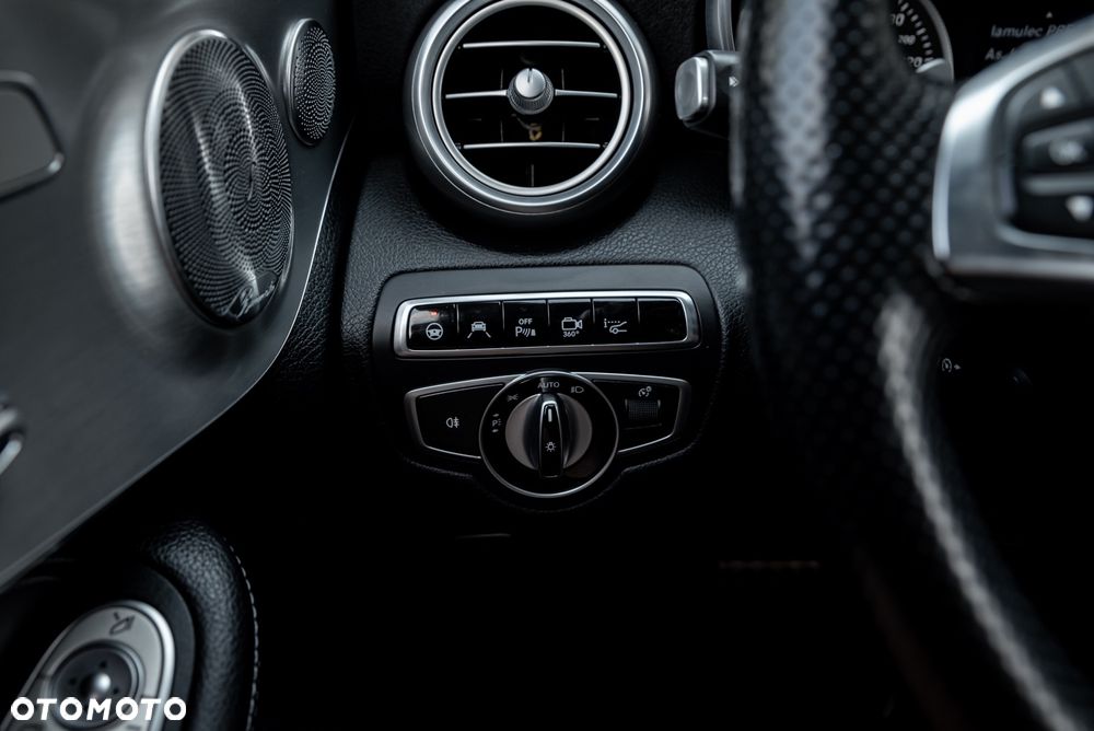 Mercedes-Benz Klasa C 300 9G-TRONIC AMG Line - 37