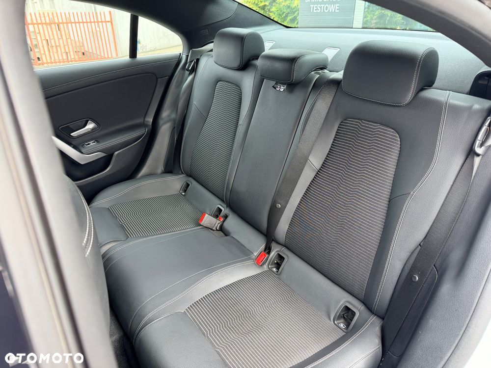 Mercedes-Benz CLA 200 7G-DCT - 12