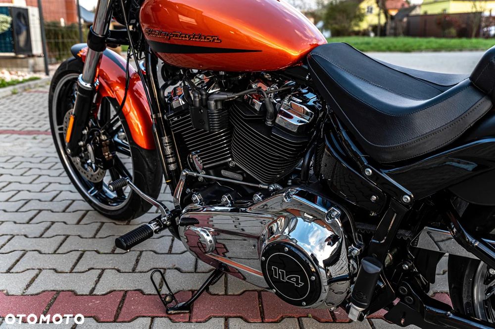 Harley-Davidson Softail Breakout - 23