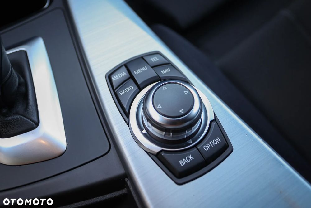 BMW Seria 3 320d Sport Line - 30
