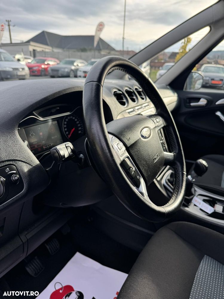 Ford Galaxy 2.0 TDCi Ghia - 22