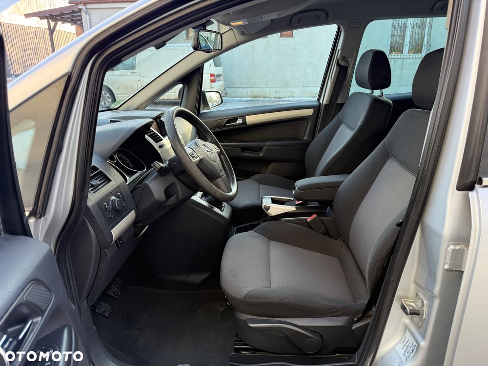 Opel Zafira 1.6 16V Comfort - 16