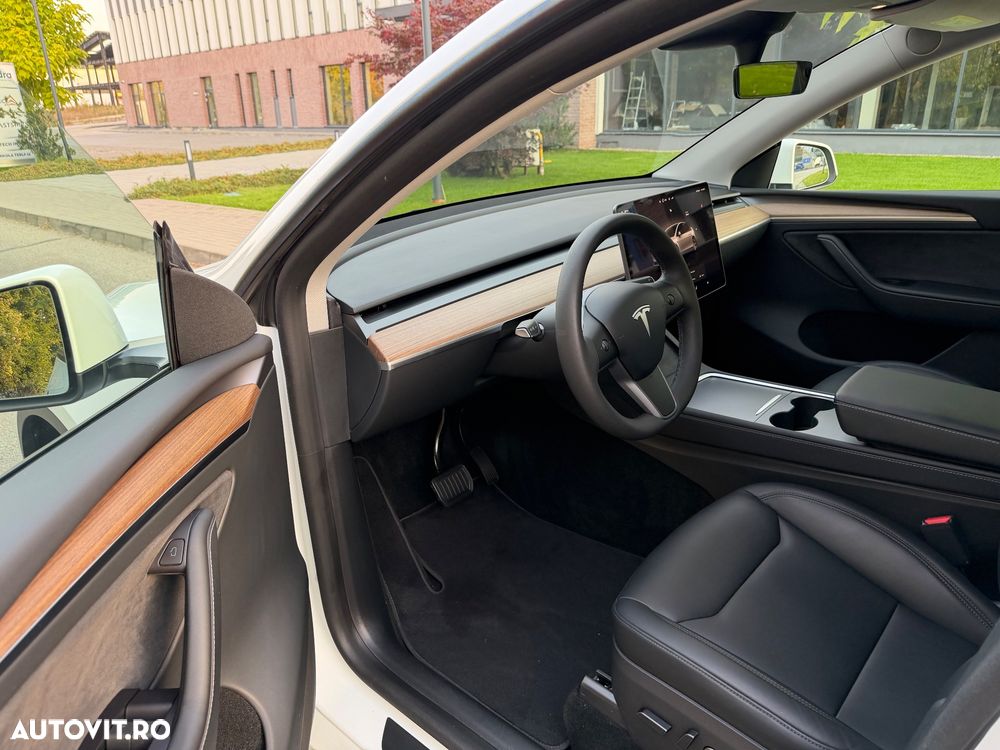 TESLA Model Y 2023 — imagine 19