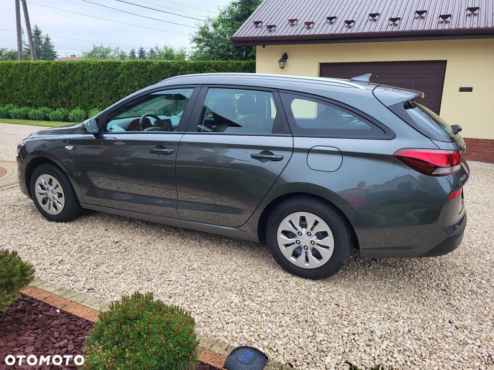 Hyundai i30 1.6 D Classic + - 10