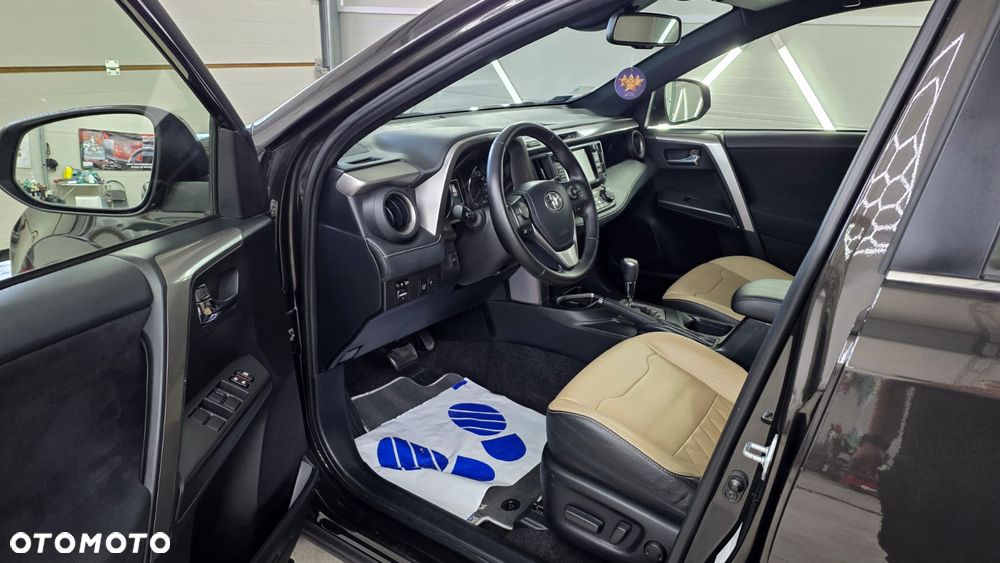Toyota RAV4 Hybrid Premium 4x2 - 7