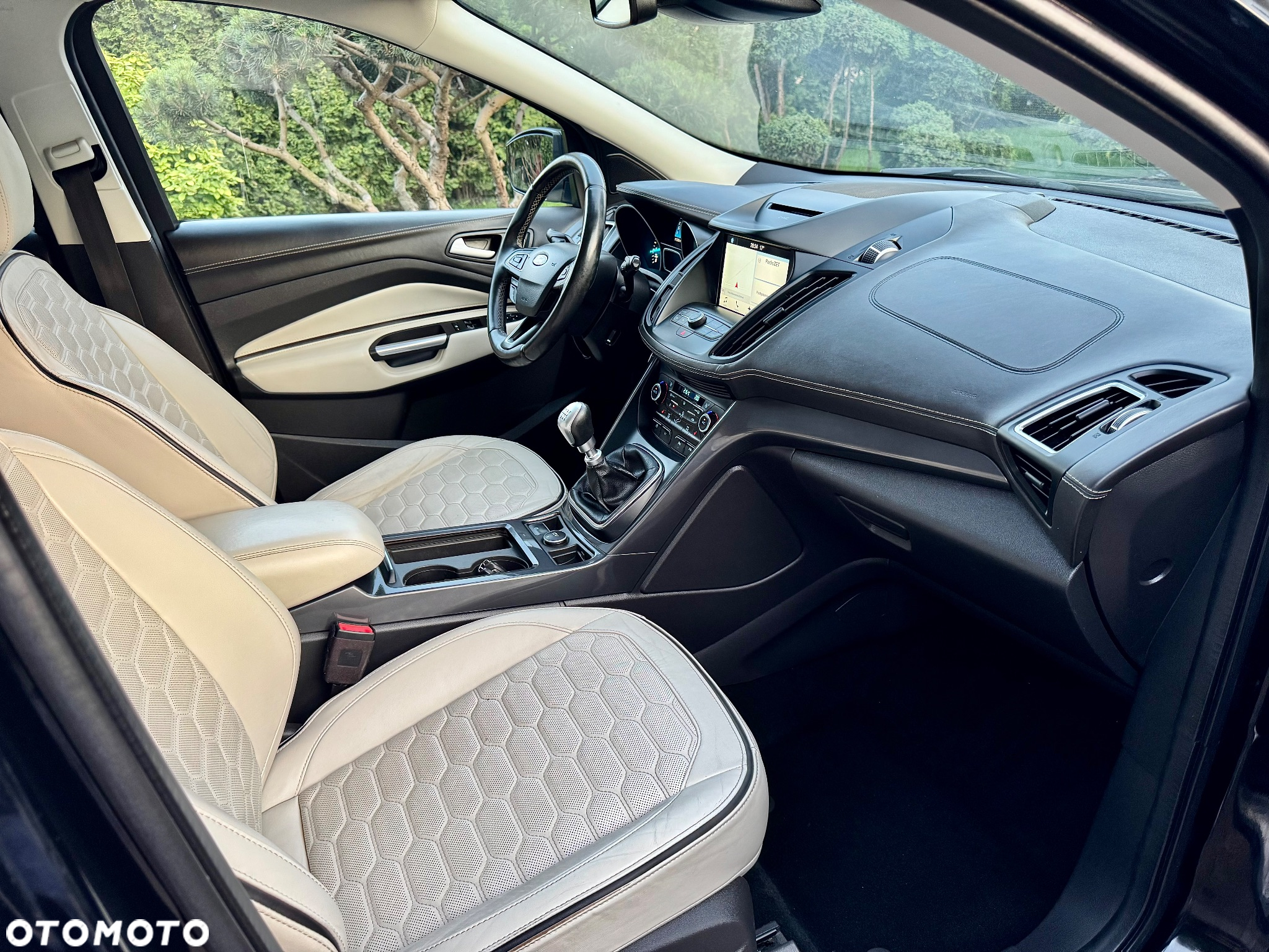 Ford Kuga 1.5 EcoBoost 2x4 Vignale - 17