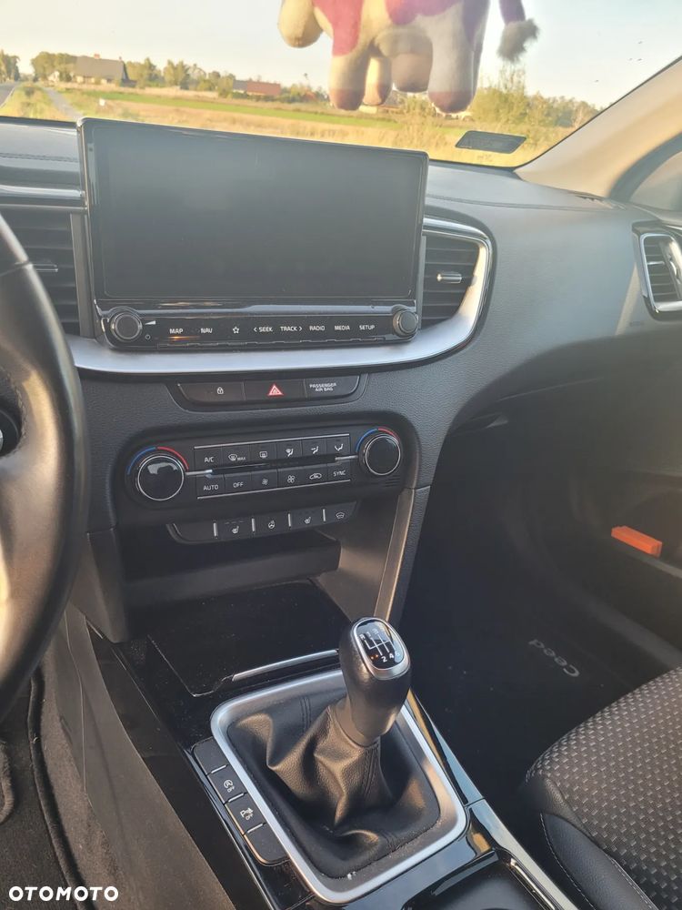 Kia Ceed 1.5 T-GDI Business Line Plus - 9