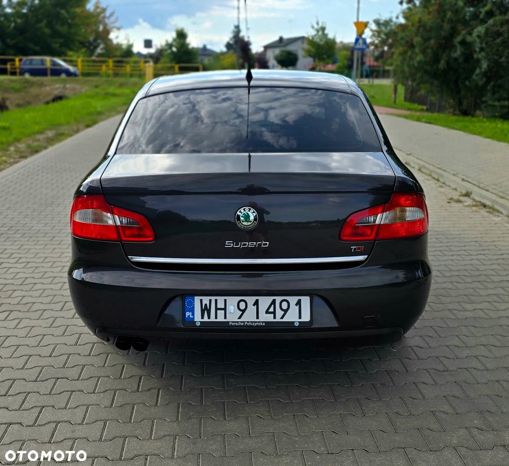 Skoda Superb 2.0 TDI Ambition DSG - 9