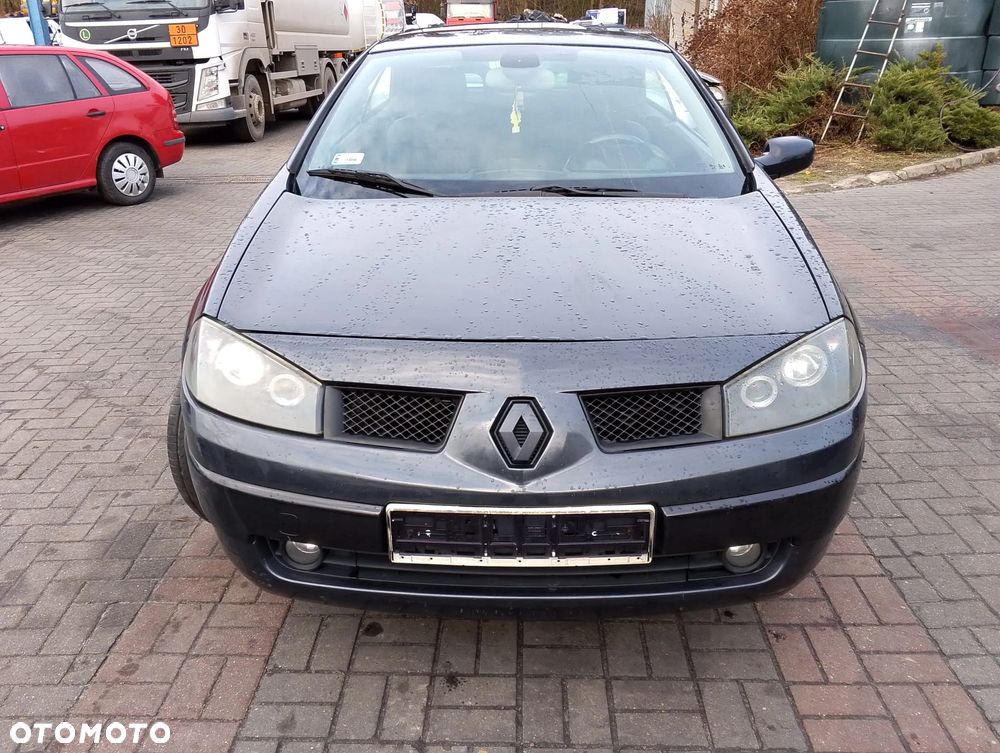 Renault Megane II CC (03-06r.) 1.9 DCI 130KM. Silnik F9Q804 Skrzynia ND0008 lakier TEB66 (TEB 66). Cały na części. GWARANCJA !!!  Przód Tył Zestaw Komplet Drzwi Klapa Zderzak Błotnik Maska Grill Atrapa Szyba Pas Lampa Lusterko Boczki Fotel Kanapa Kokpit Deska Rozdzielcza Przełącznik Włącznik Sterownik Przewody Wiązka Instalacja Moduł Komputer Czujnik Listwa Pompa Alternator Wtryski Głowica Rozrusznik Kompresor Sprzęgło Dwumas Silnik Skrzynia ABS Klimatyzacji Paliwa Wspomagania Kolektor Turbina Przepustnica Zawór Chłodnica Koło Hak Belka Sanki Zawieszenie Mcpherson Półoś Amortyzator Wydech Tłumik Zacisk Most - 2