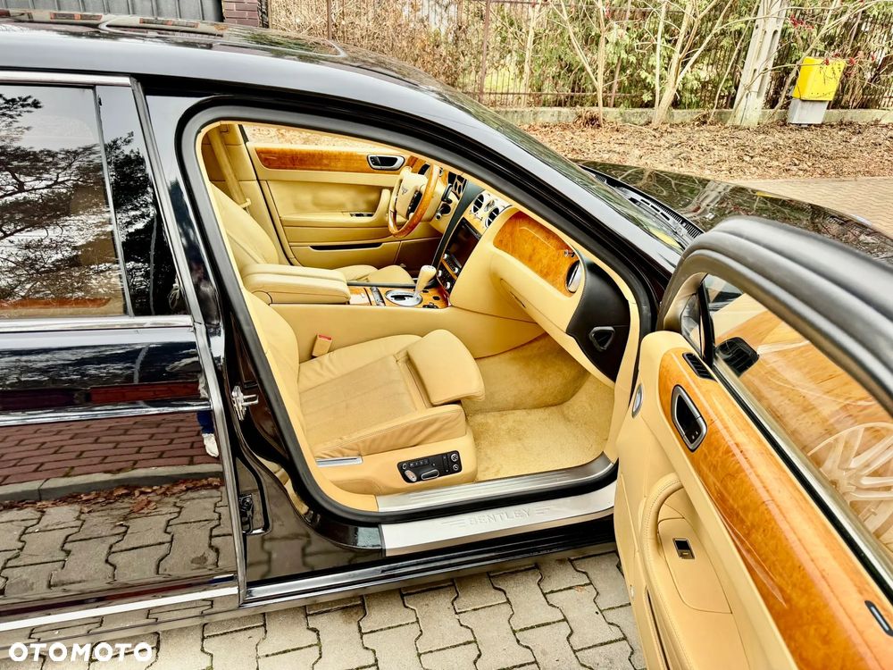 Bentley Flying Spur - 38