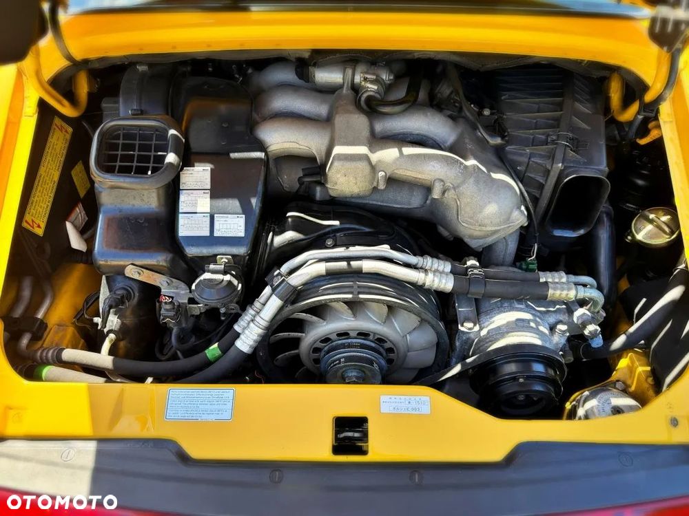 Porsche 911 Carrera - 16