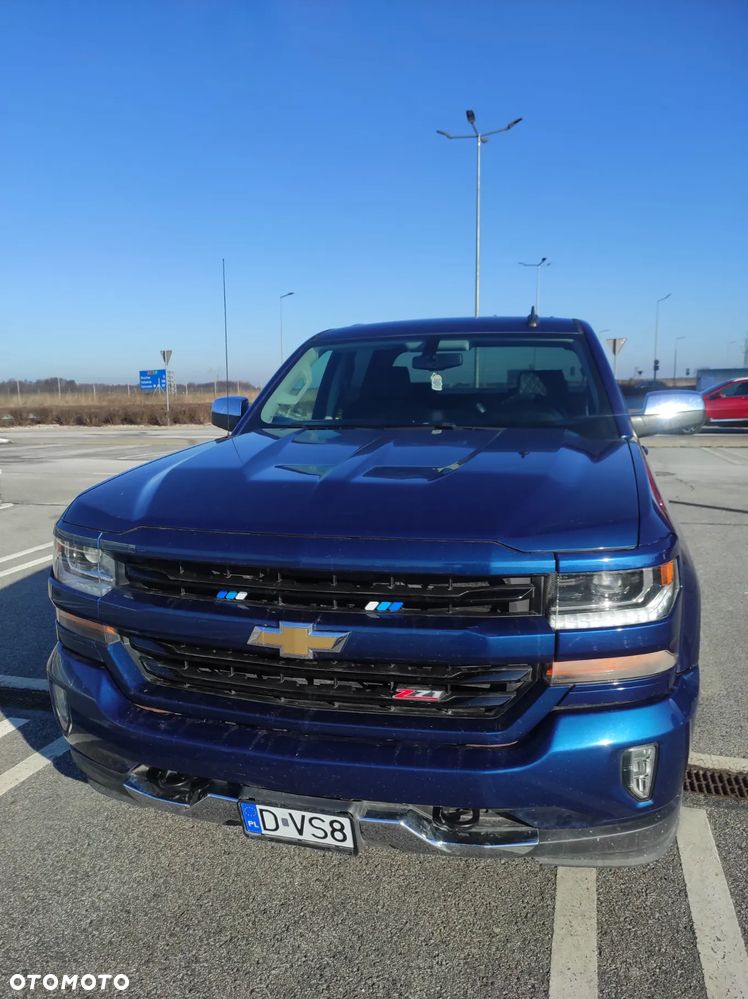 Chevrolet Silverado - 1