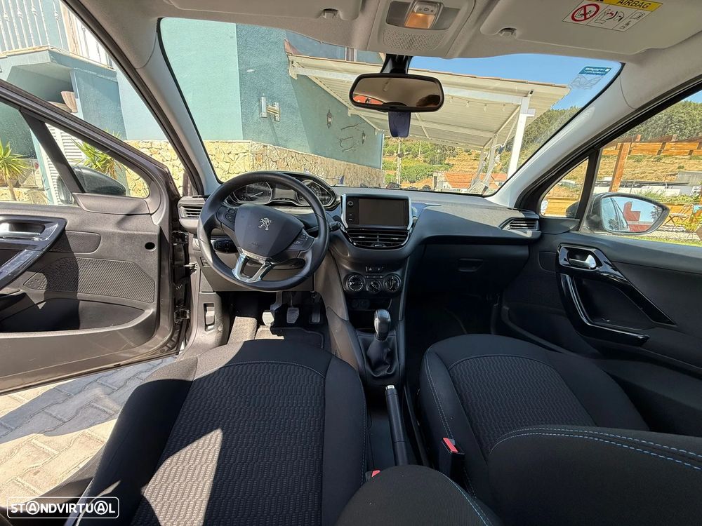 Peugeot 208 1.2 PureTech Signature - 8