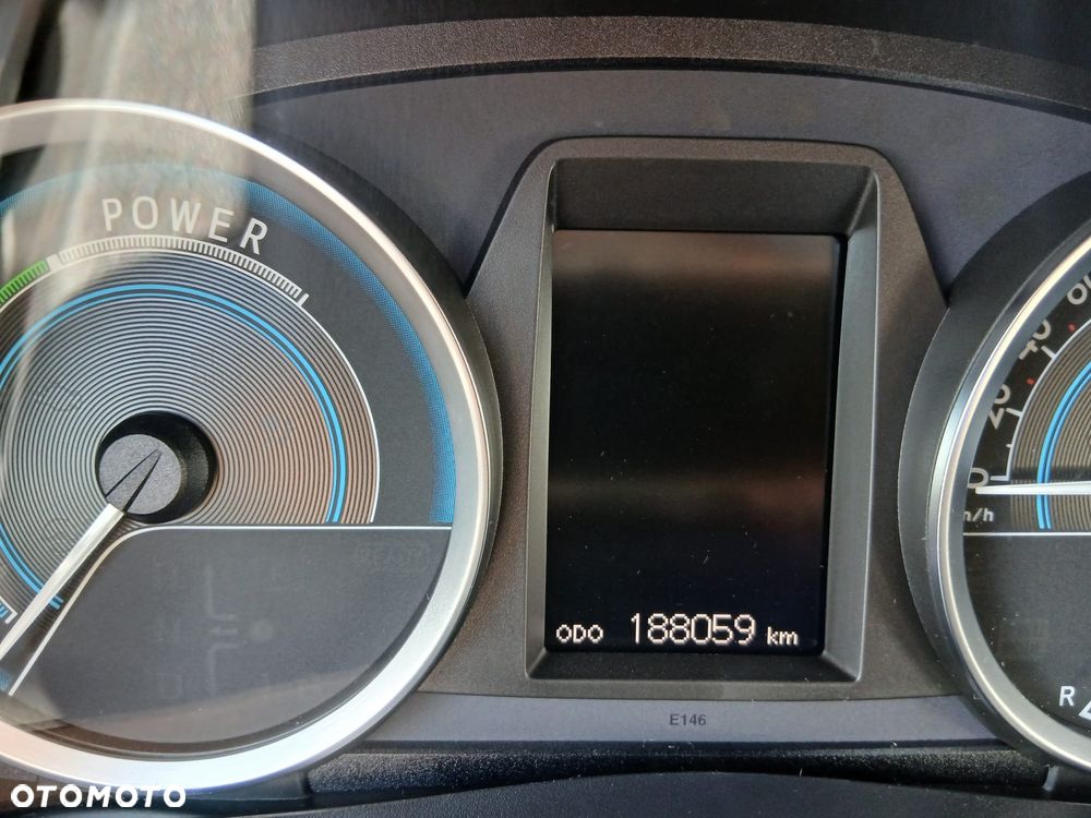 Toyota Auris 1.8 HSD Prestige - 24