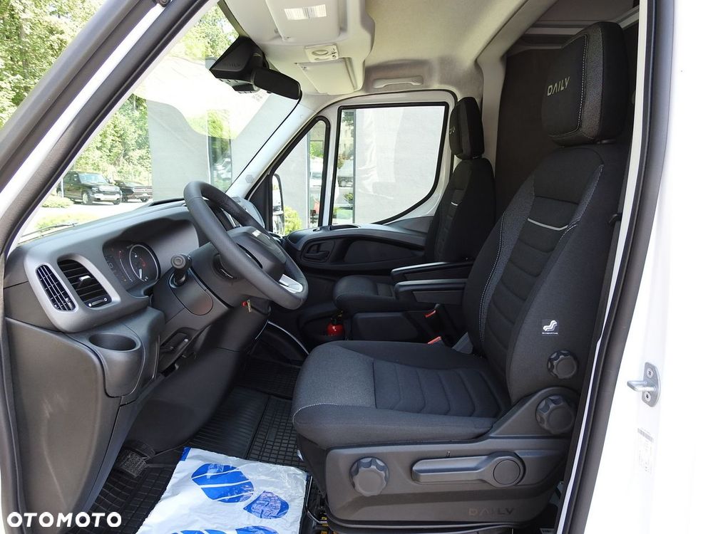Iveco DAILY 35S18 NOWY PLANDEKA 8 PALET TEMPOMAT NAWIGACJA LEDY AUTOMAT HI-MATIC 180KM - 27