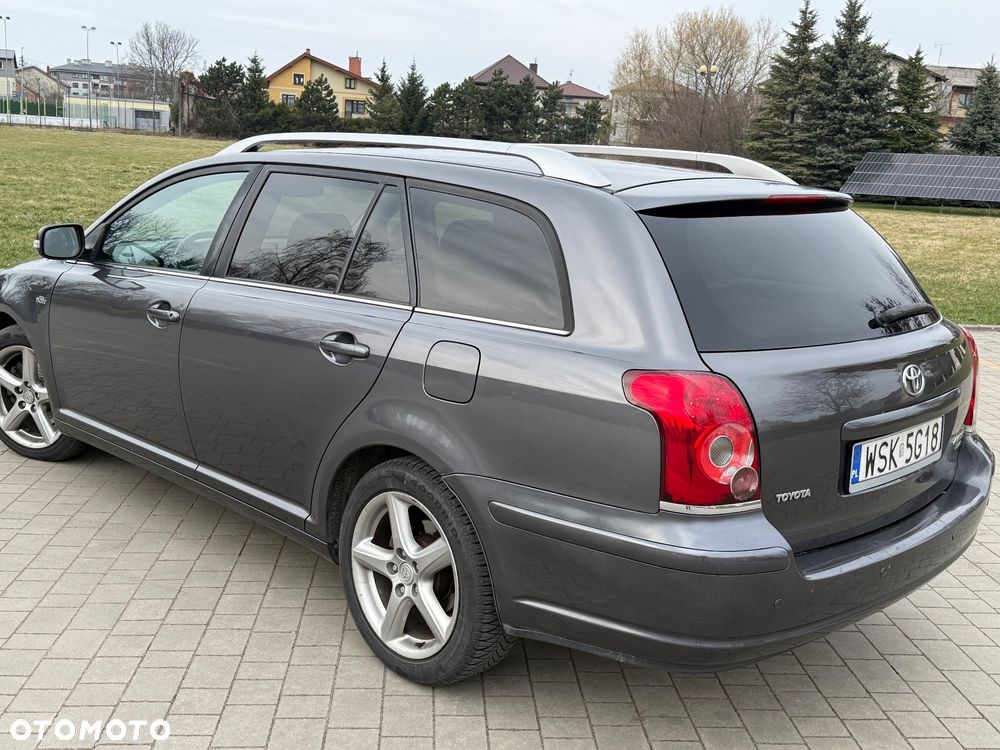 Toyota Avensis 2.2 D-CAT Team - 14