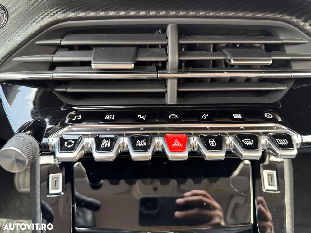 Peugeot 2008 1.2L PureTech 130 S&S EAT8 GT - 24