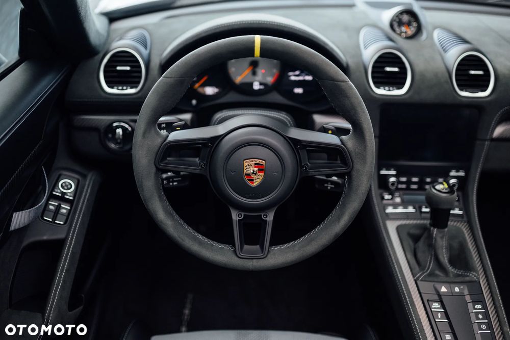 Porsche 718 Spyder - 20