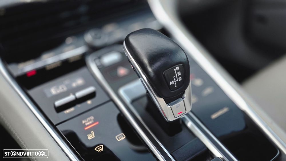 Porsche Panamera Sport Turismo 4 E-Hybrid Platinum Edition - 35