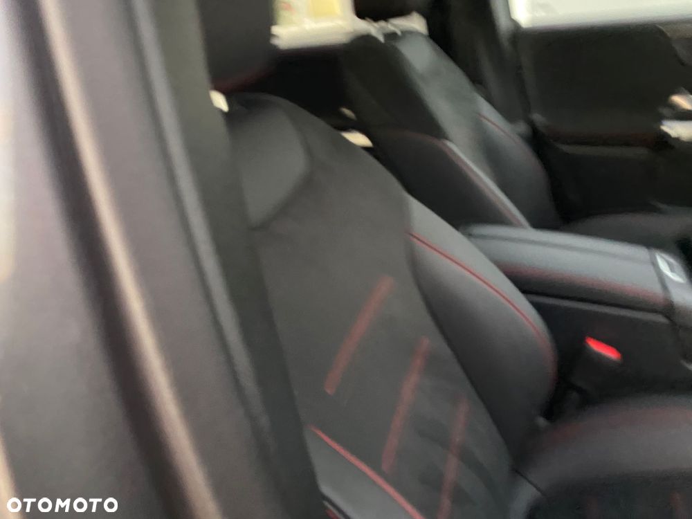 Mercedes-Benz GLB 200 AMG Line 7G-DCT - 29