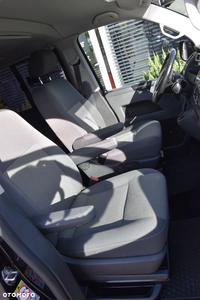 Volkswagen Caravelle - 18