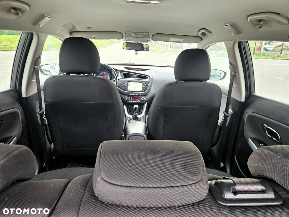 Kia Ceed 1.6 CRDi 128 Dream-Team Edition - 36