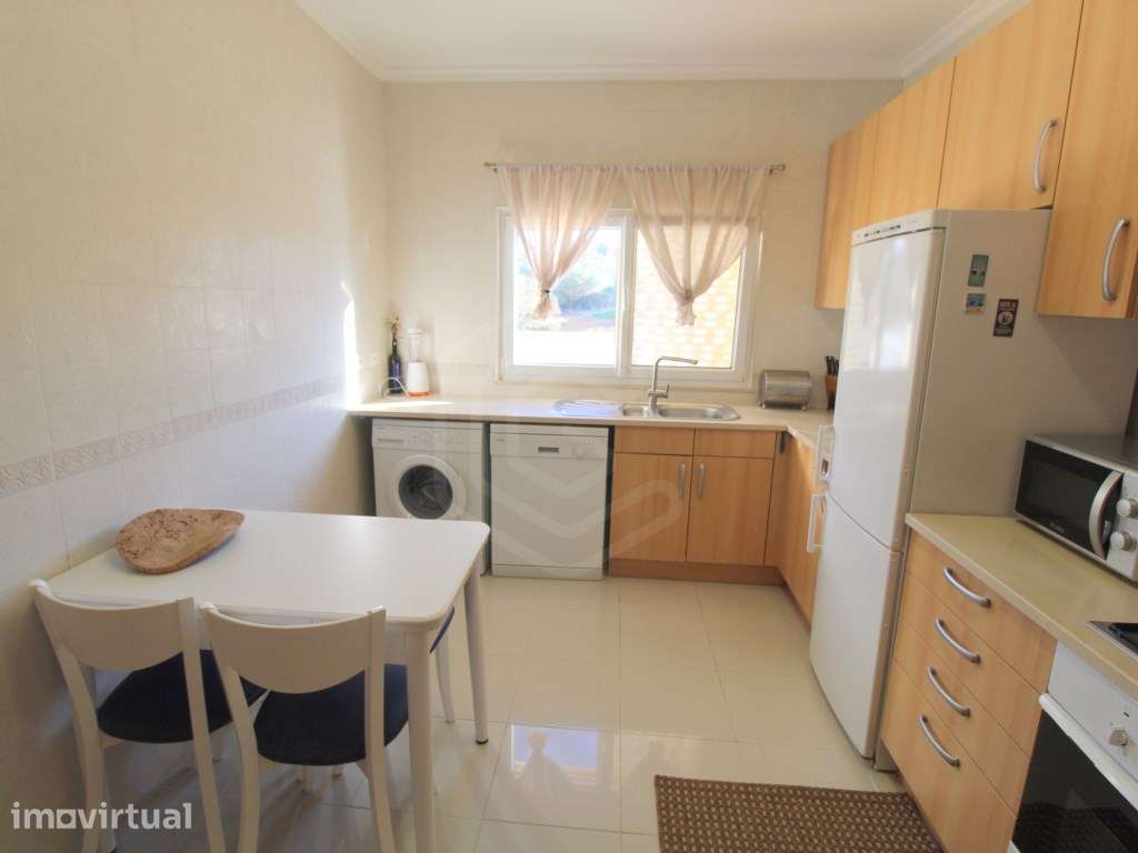 Moradia T2+2 em banda, com piscina, em Vale de Parra, Guia, Albufei... - Grande imagem: 4/47