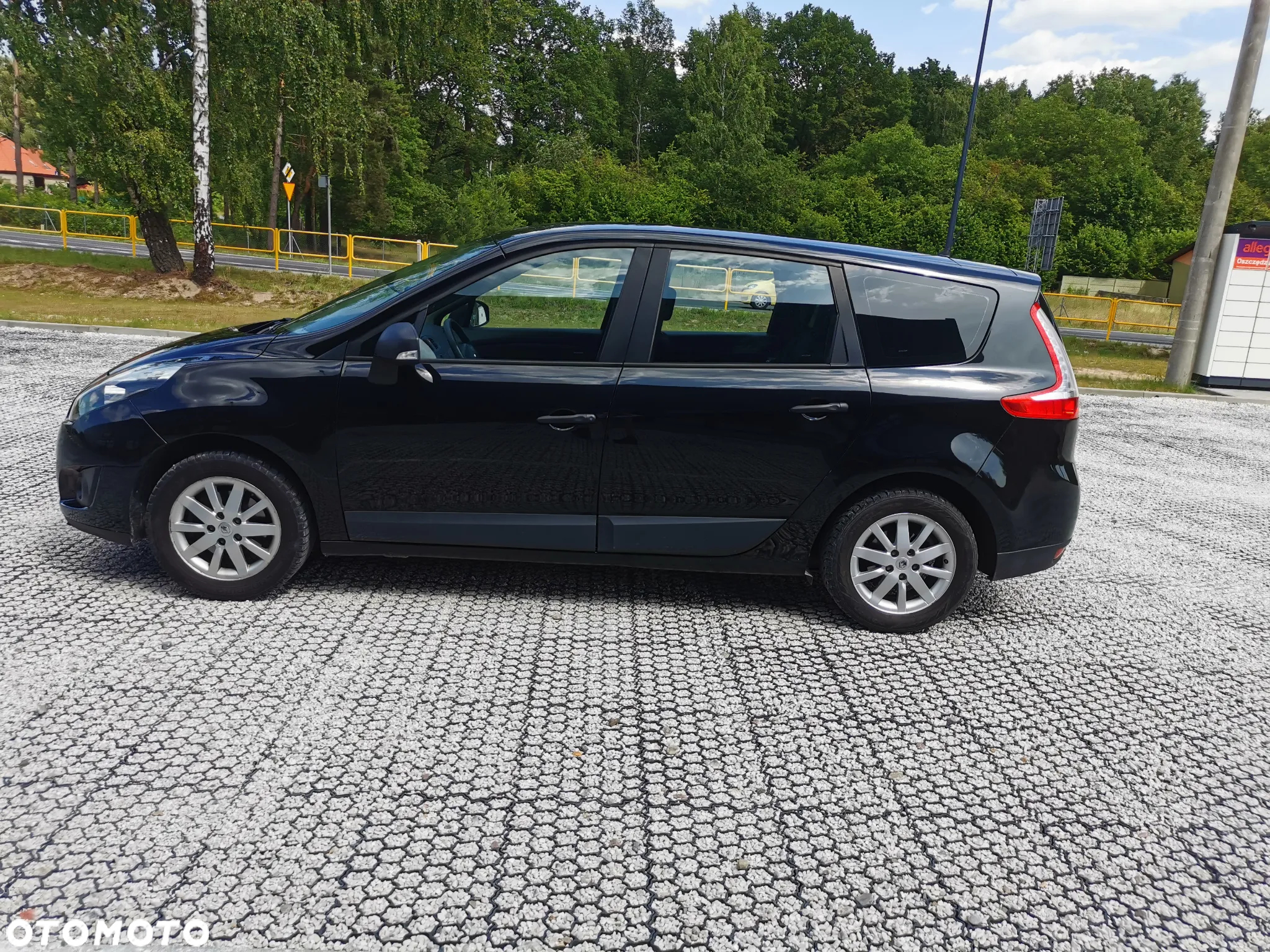Renault Grand Scenic - 12