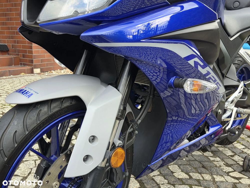 Yamaha YZF - 28