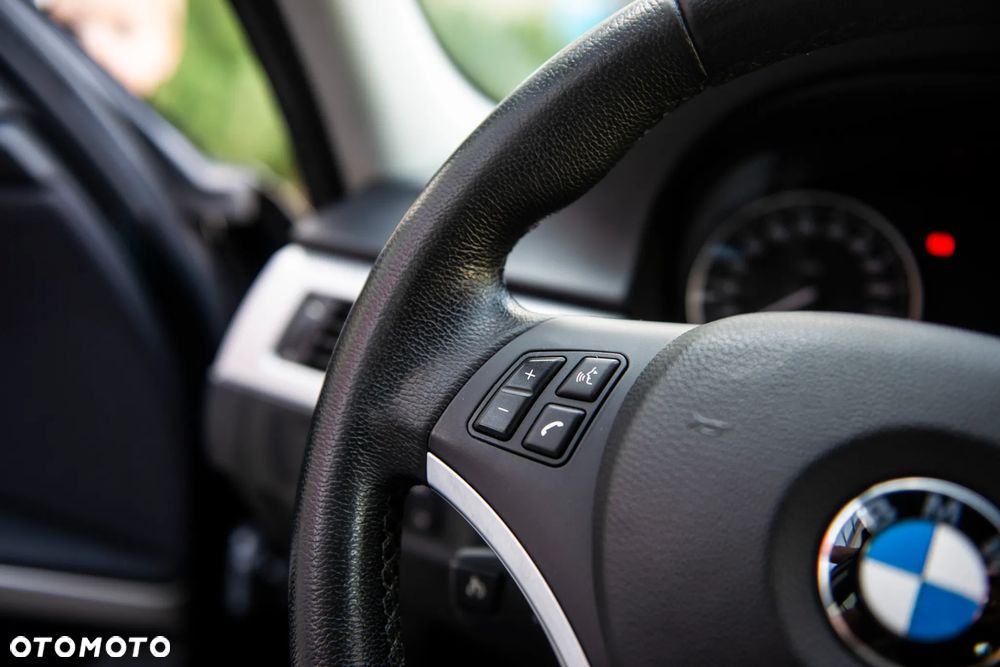 BMW Seria 3 320d - 32