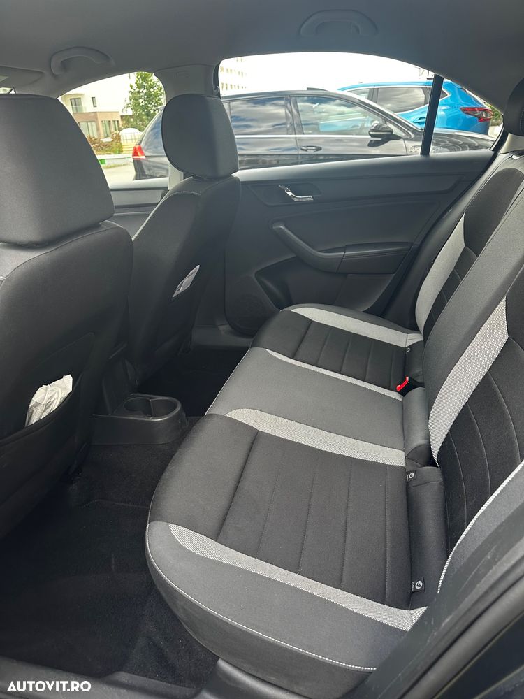 Skoda RAPID 1.4 TDI DSG Ambition - 6
