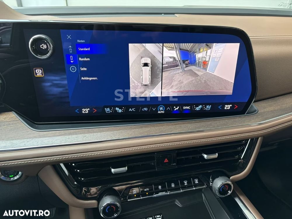 Chevrolet Suburban - 27