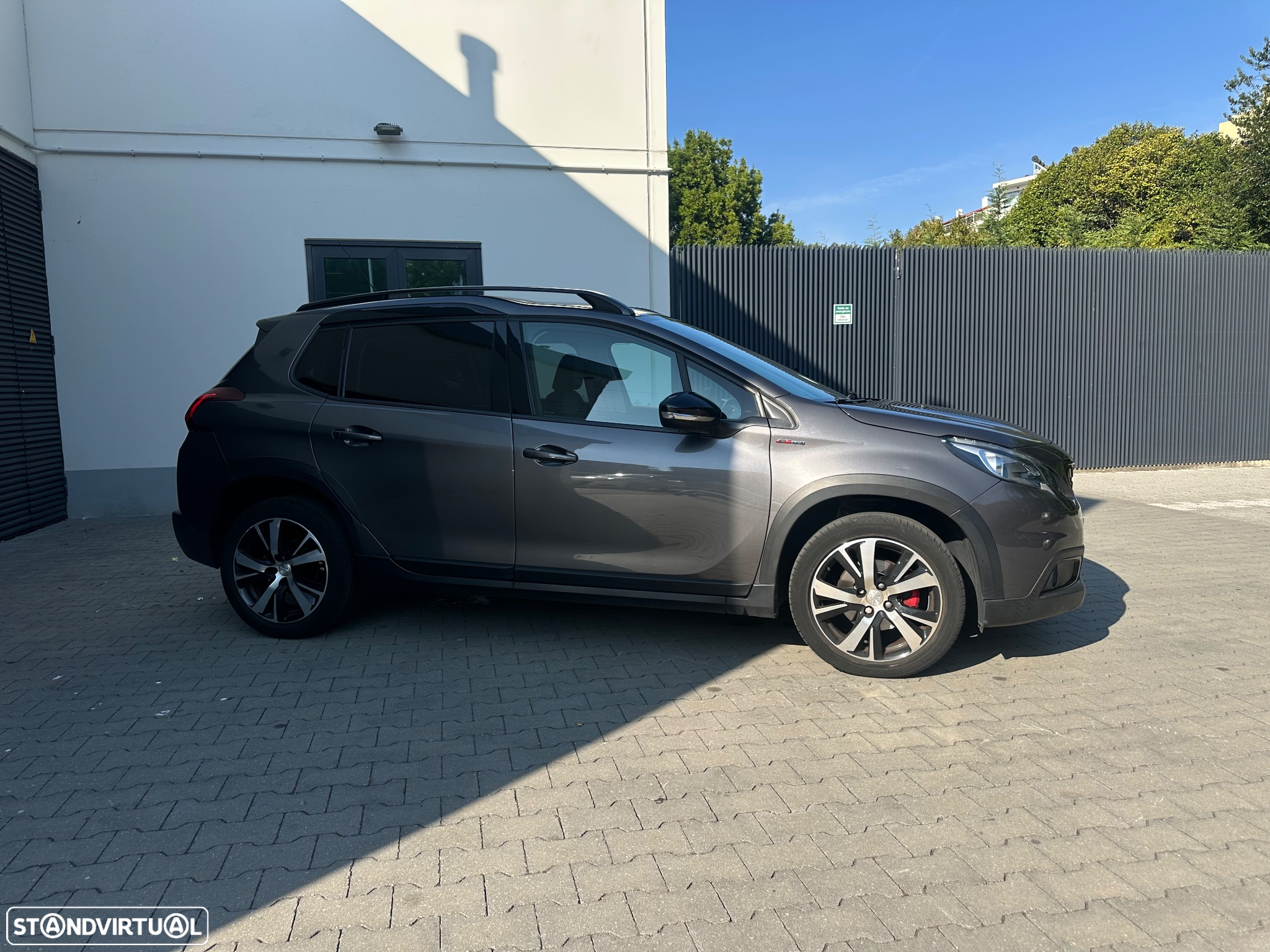 Peugeot 2008 PureTech 110 Stop&Start EAT6 GT-Line Edition - 4