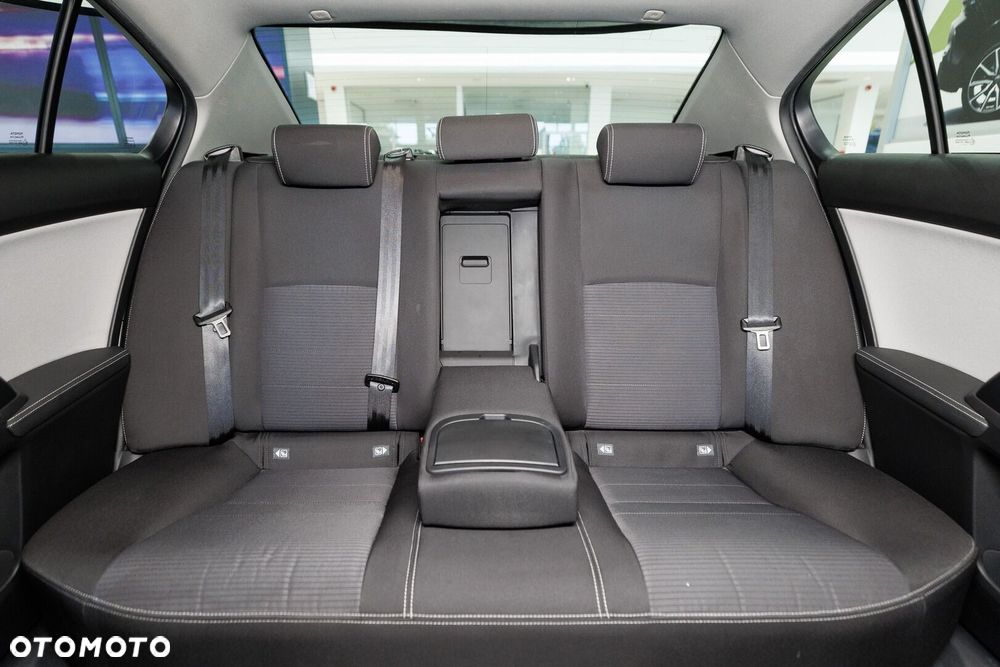 Toyota Avensis 2.0 D-4D Premium - 12
