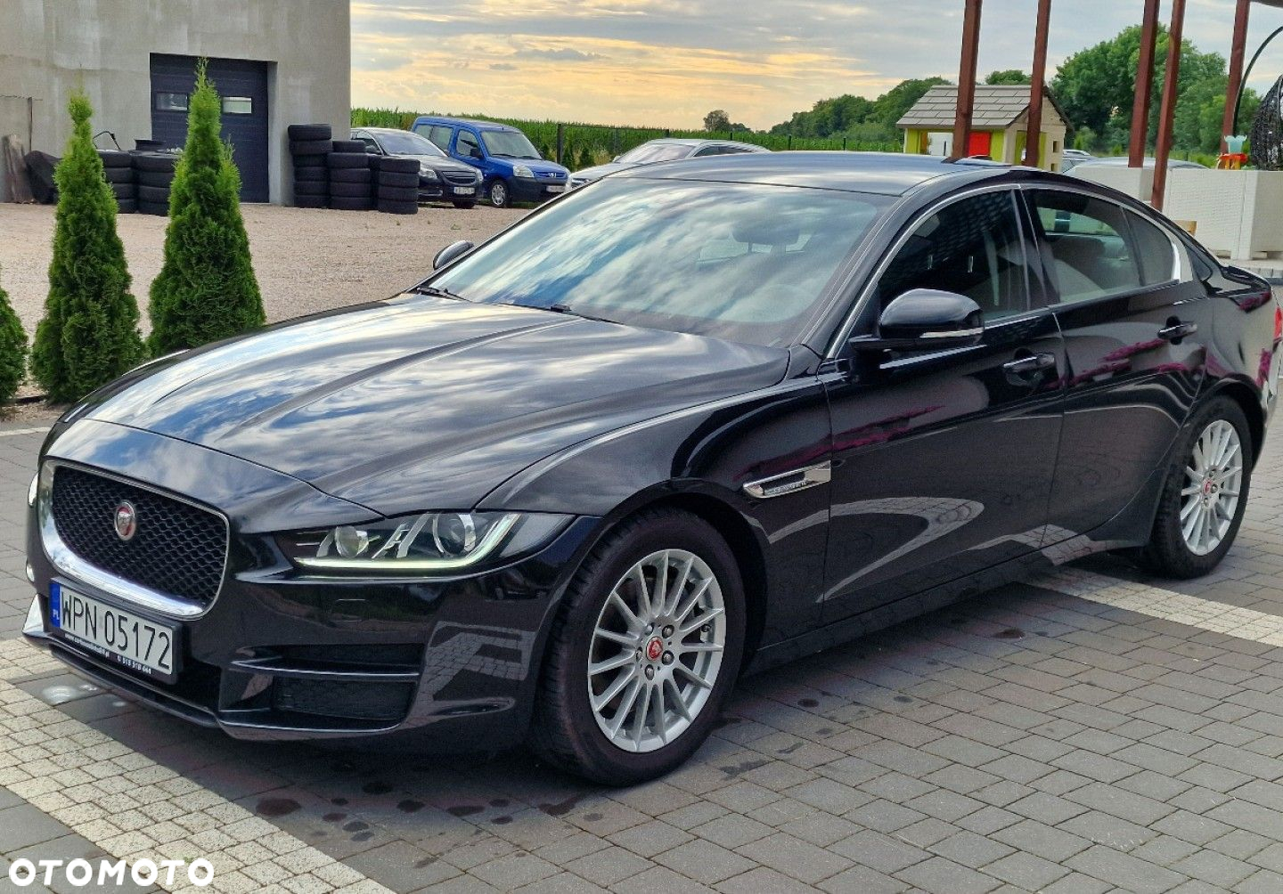 Jaguar XE - 7