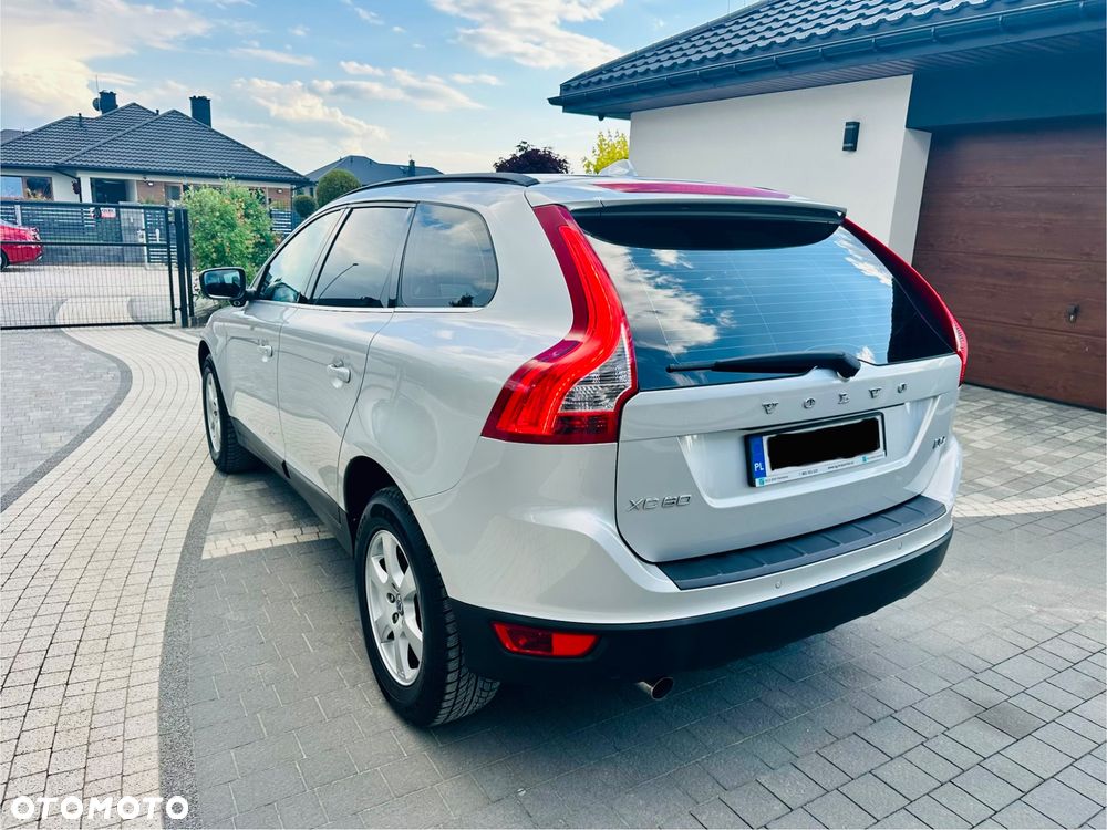 Volvo XC 60 2.4D AWD Summum - 10