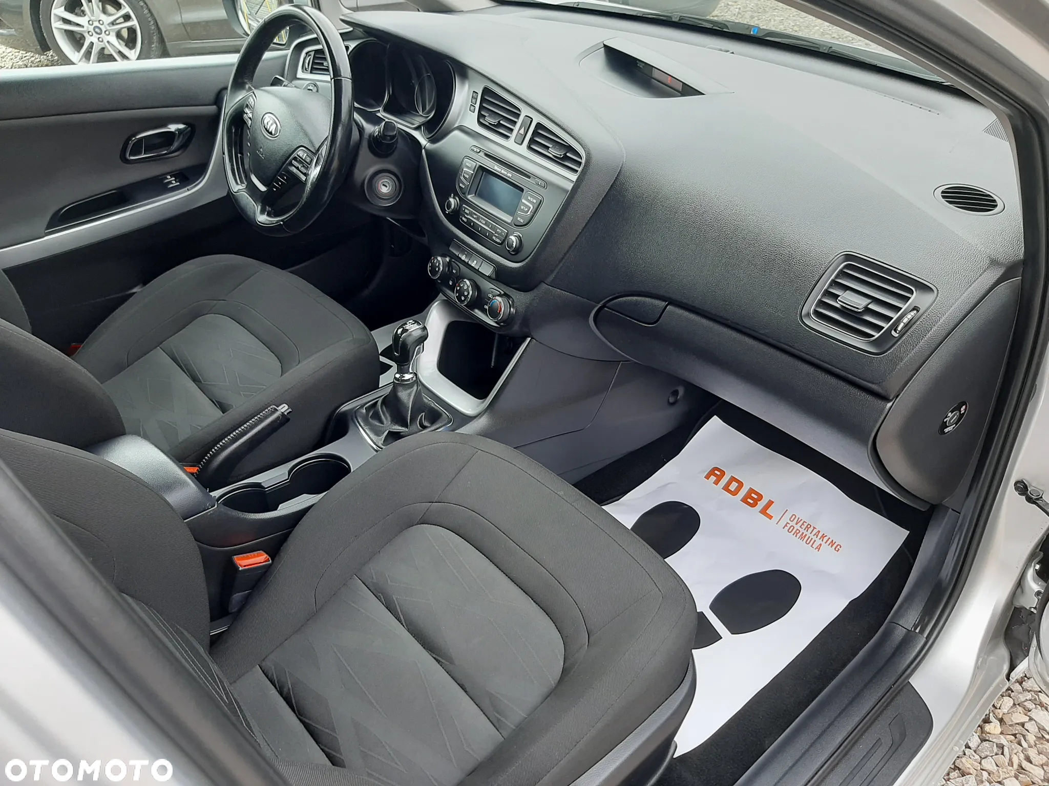 Kia Ceed 1.6 GDI SW Dream-Team Edition - 16