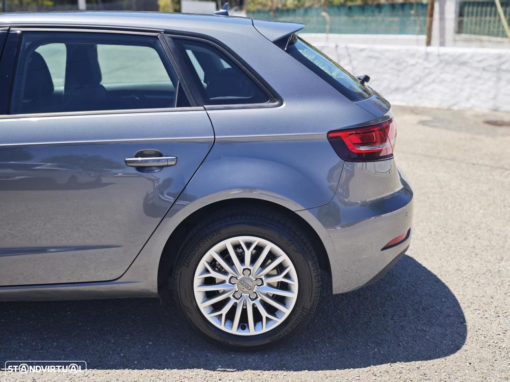 Audi A3 Sportback 1.6 TDI Design - 18