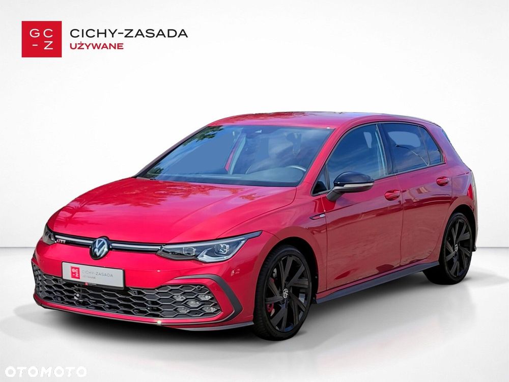 Volkswagen Golf - 1