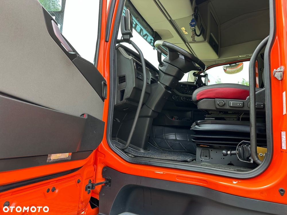 Volvo FH 500 8X2 WYWROTKA DO ZBOZA Z POMPA SAMOZALADOWCZA - 20